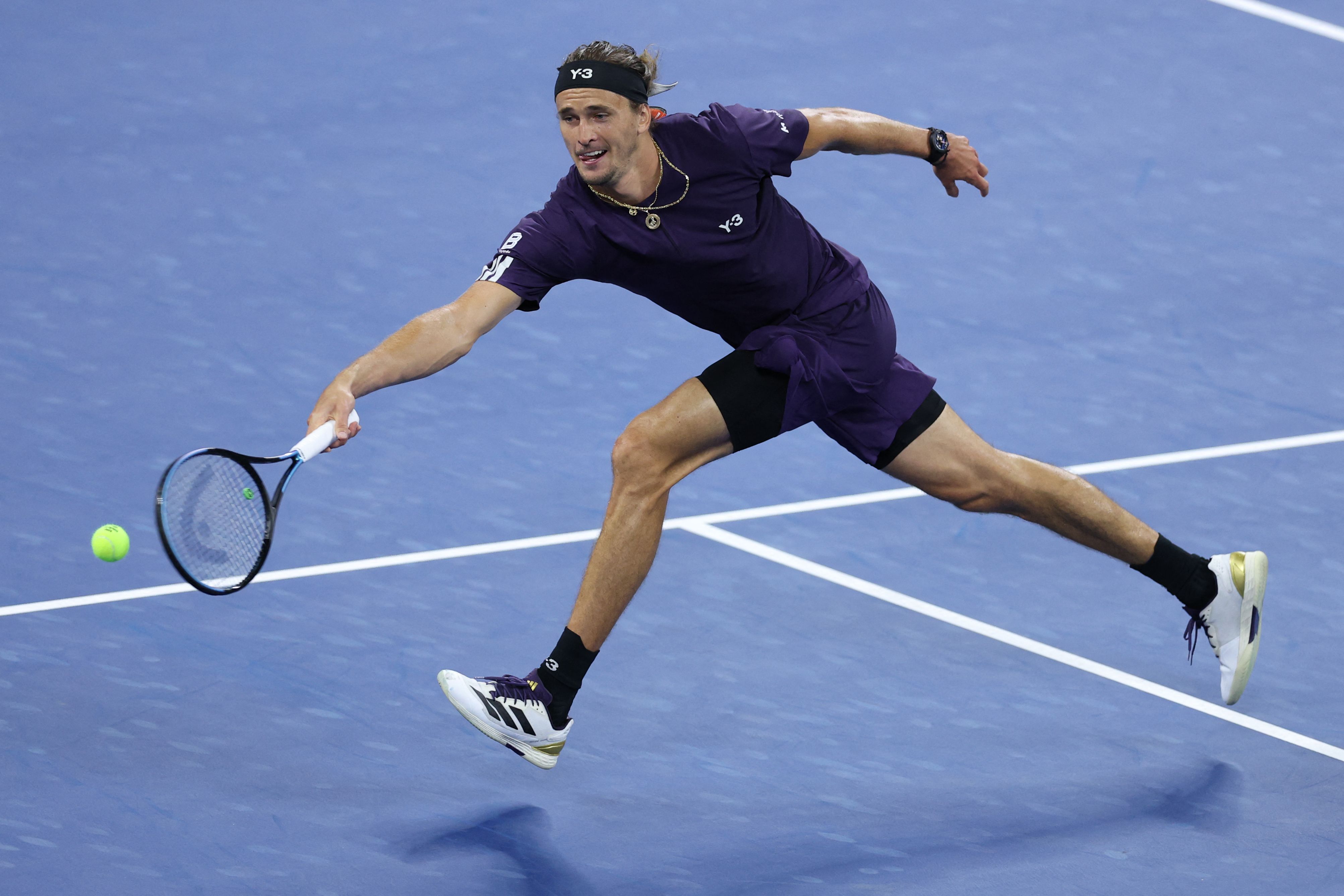 关于英国网球队力克世界网球队,兹维列夫高光表现的信息 关于英国网球队力克世界网球队,兹维列夫高光表现的信息