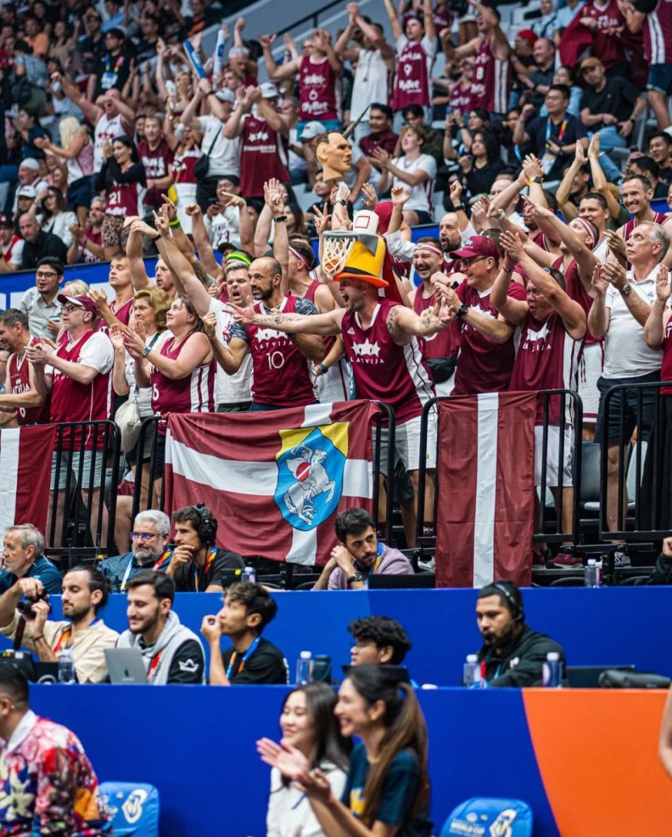 日本队完胜法国队,波尔扛起全队的简单介绍 日本队完胜法国队,波尔扛起全队的简单介绍